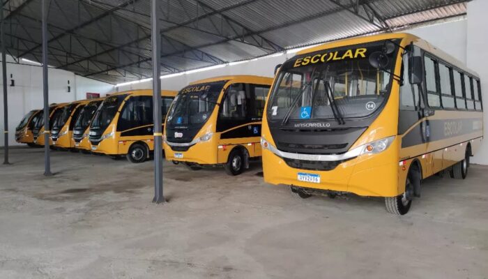 Prefeitura realiza manutenção da frota de ônibus escolares de Limoeiro