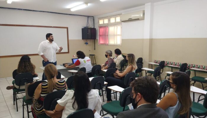 Programa Escola Legal promove debate sobre a Lei Maria da Penha na FACAL