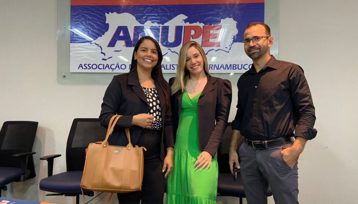Limoeiro participa de curso da Amupe sobre Nova Lei das Licitações
