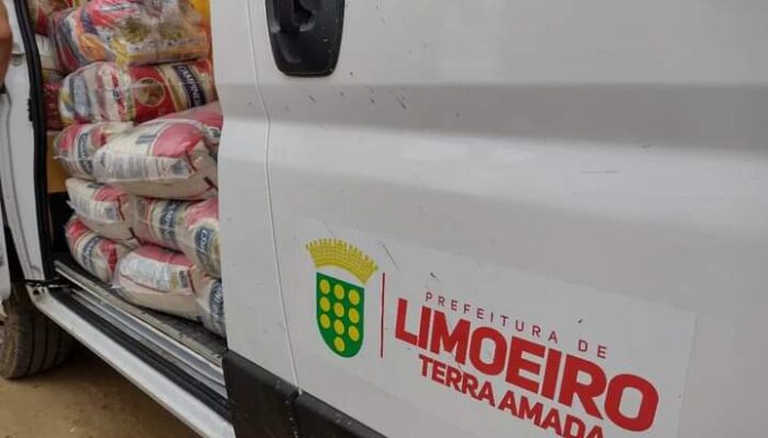 Prefeitura de Limoeiro inicia entrega do Auxílio Pernambuco a famílias atingidas pelas fortes chuvas de maio e junho