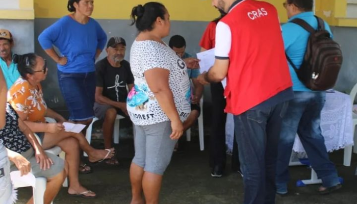 Famílias da Vila Urucuba atingidas pelas fortes chuvas de maio e junho recebem Auxílio Pernambuco