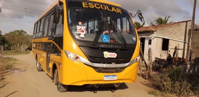 Qualidade e segurança: Prefeitura de Limoeiro garante acesso à Educação para estudantes da Rede Municipal por meio do transporte escolar