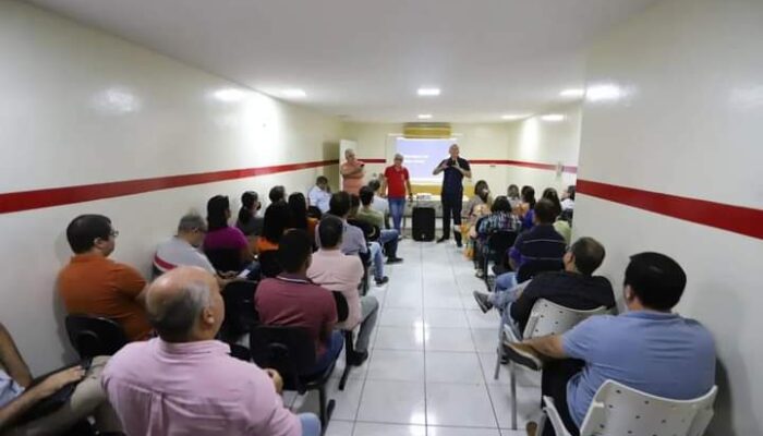 Equipes ordenadoras de despesas da Prefeitura de Limoeiro participam de curso sobre a Nova Lei de Licitações e Contratos