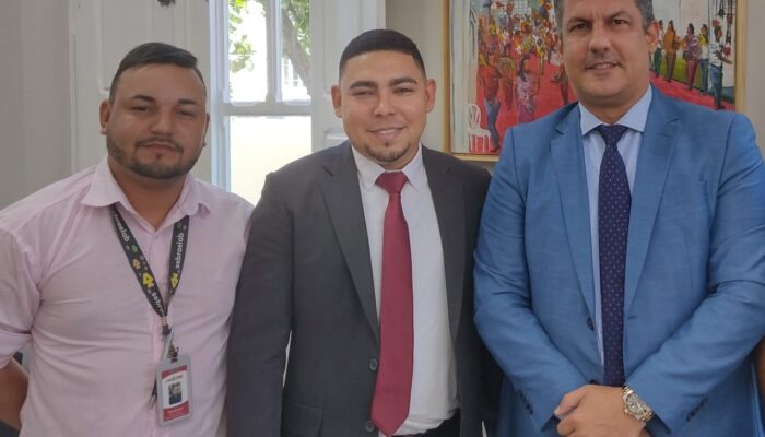 Equipe da Diretoria Executiva de Indústria e Comércio de Limoeiro se reúne com secretário executivo de Desenvolvimento Econômico de Pernambuco