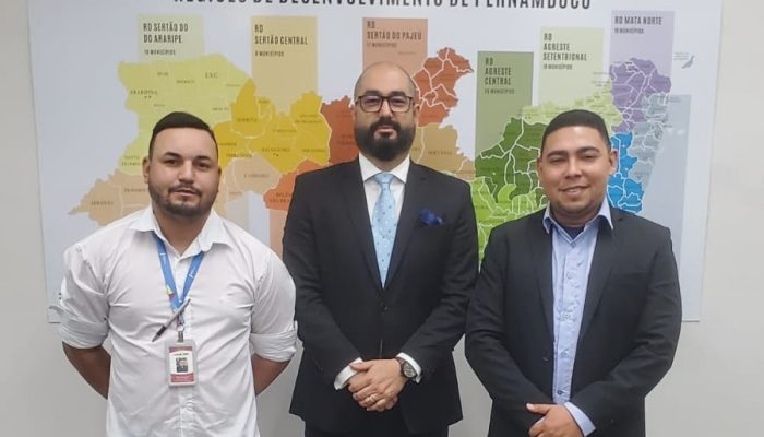 Equipe da Diretoria Executiva de Indústria e Comércio de Limoeiro se reúne com gerente de gabinete da Secretaria de Desenvolvimento Profissional e Empreendedorismo de Pernambuco