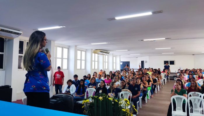 Abril Azul: Prefeitura de Limoeiro e TEAmor Terapias Integradas realizam capacitação para profissionais da Rede Municipal de Ensino