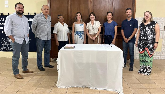 Prefeitura, CMDCA Limoeiro e IOID formalizam convênio com a Obra Social Santa Isabel