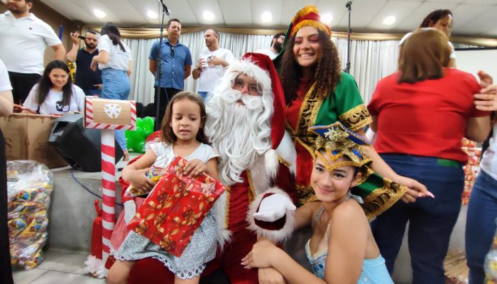 Prefeitura de Limoeiro e Vasconcelos Coutinho Advocacia promovem Magia do Natal na Educação Inclusiva