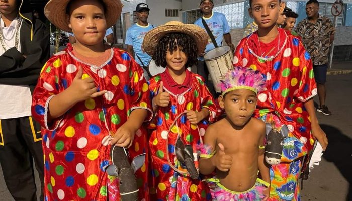 Desfiles das Agremiações abrilhantam programação do Carnaval de Limoeiro