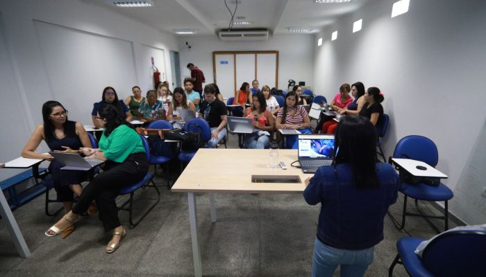 Equipe do CEO Limoeiro participa de capacitação sobre o Prontuário Eletrônico do Cidadão do E-SUS